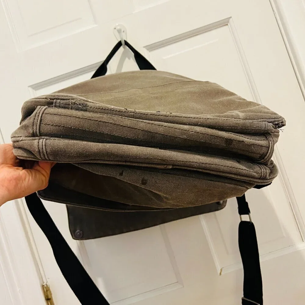 ThinkGeek Dungeons & Dragons The Bag of Holding Canvas Messenger Bag